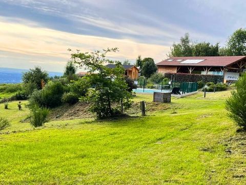 Camping Montbartoux - Camping Puy-de-Dôme - Image N°0
